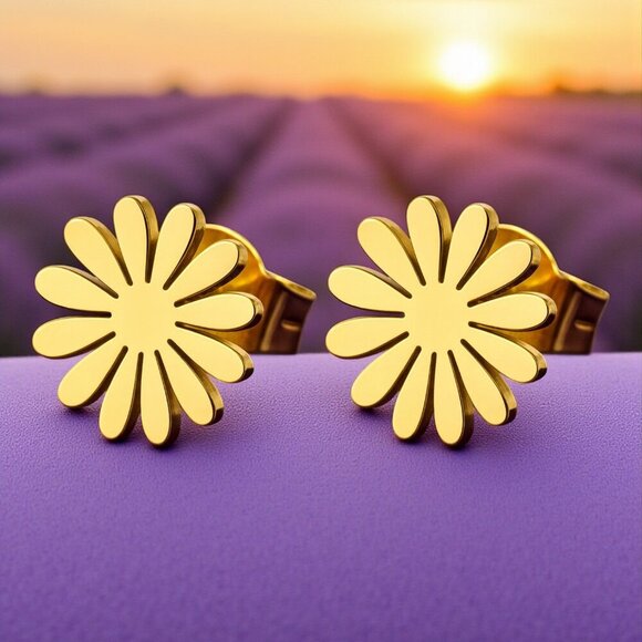 🆕️Minimalist Daisy Flower Stud Earrings 18K Gold Plated Stainless Steel - Picture 8 of 8